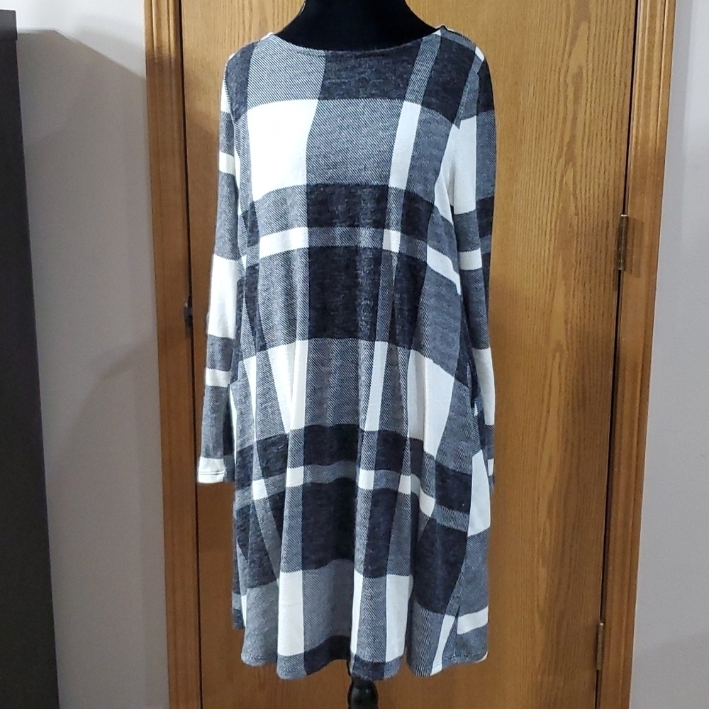 P & Rose soft tunic long sleeve pocket dress black Grey plaid
